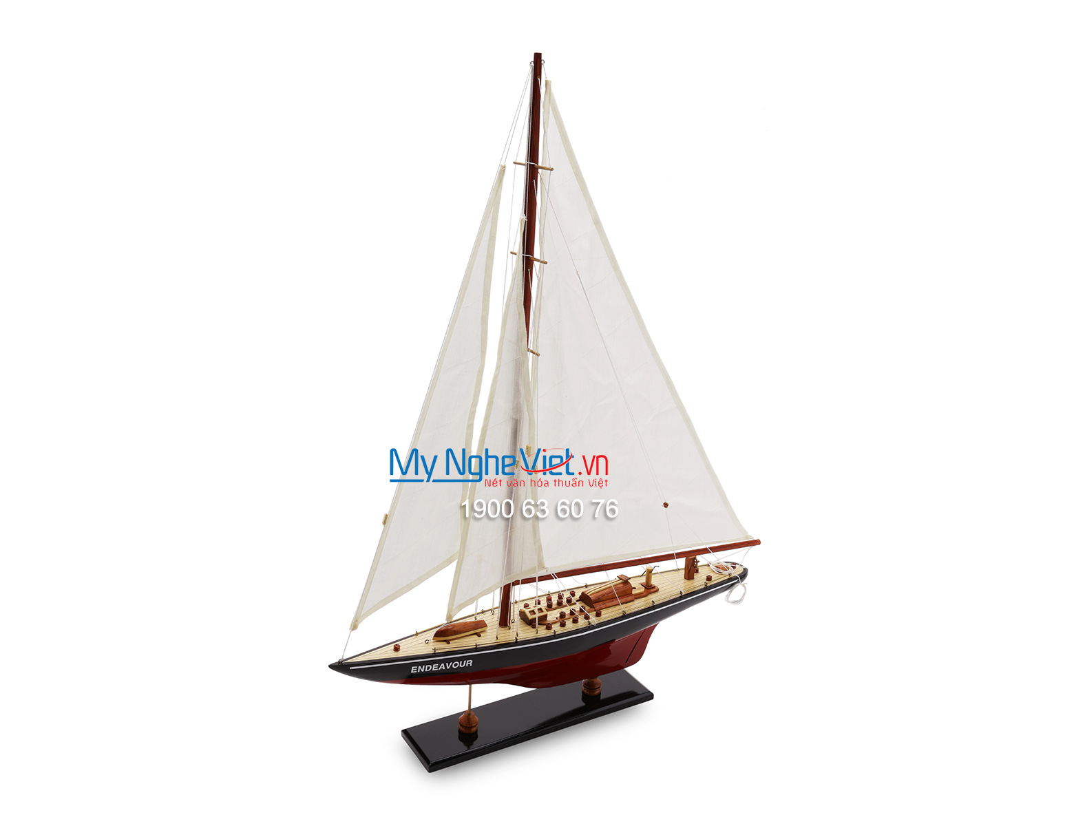 Mô hình du thuyền Endeavour màu đỏ và trắng (Thân 50cm) MNV-TB23/2