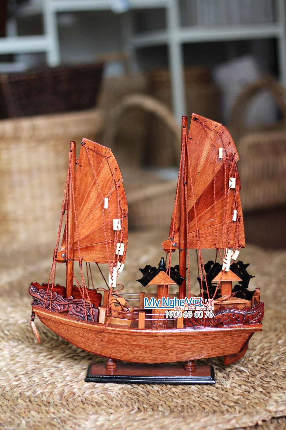 Mô hình tàu thuyền cổ Việt Nam-Thuyền Rồng gỗ hương MNV-TB16-1H