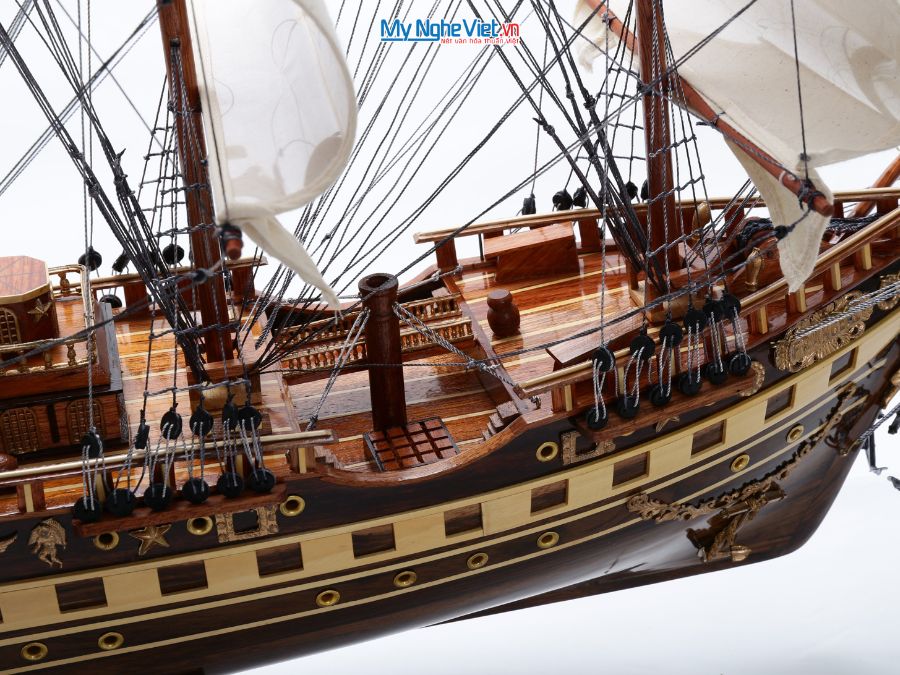 Mô hình thuyền buồm phong thủy France II gỗ đen (thân 80cm) MNV-TB02/1