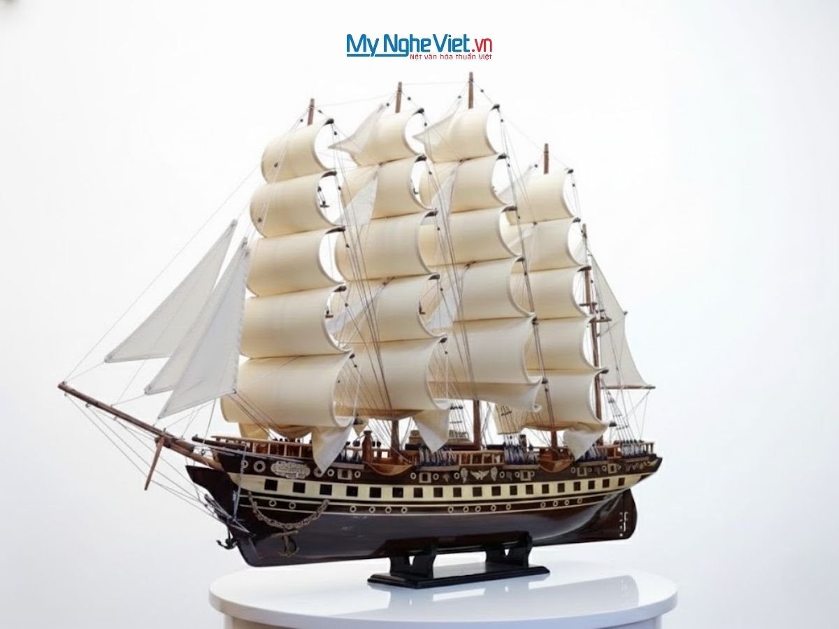 Mô hình  thuyền buồm phong thủy France II gỗ đen 1.2m (cả mũi 1m5) MNV-TB18/121
