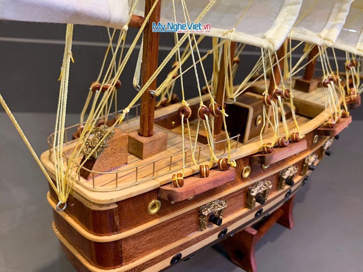 Mô Hình Thuyền Chiến Cổ Jylland Buồm Trắng (Thân 60cm) MNV-TB27-60.1