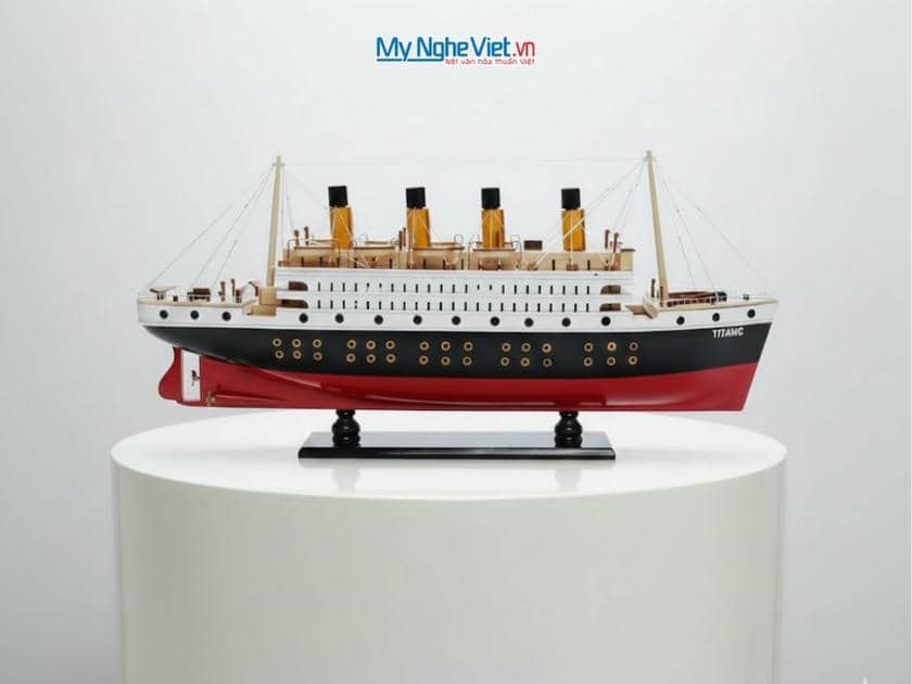 Mô Hình Thuyền Titanic Đèn (Thân 40cm) MNV-TB11D-40