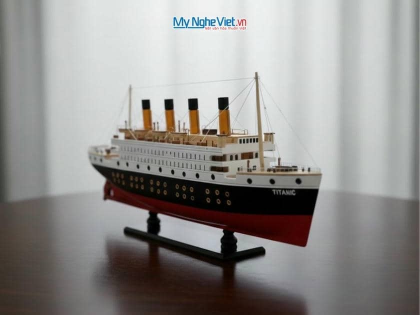 Mô Hình Thuyền Titanic Đèn (Thân 40cm) MNV-TB11D-40