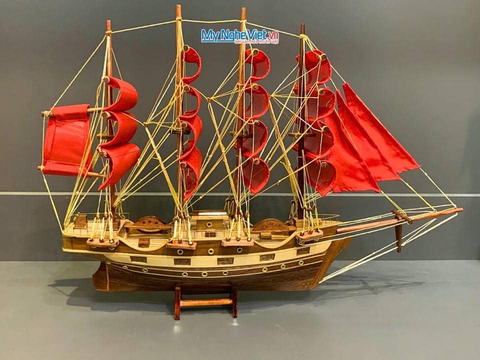 Combo Mô hình thuyền buồm phong thủy France II buồm đỏ Và Hộp Ép Kim Cao Cấp CBMNV-TB026-3