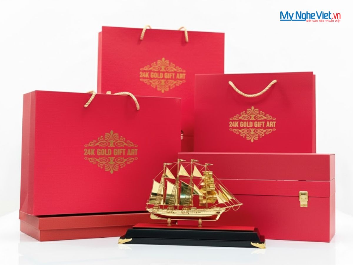 Mô Hình Thuyền Dát Vàng - Tại TP.HCM 