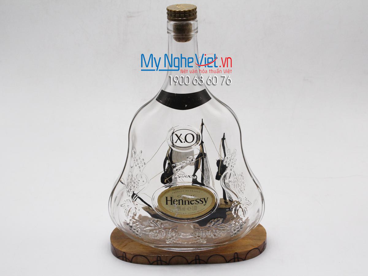 Mô hình Thuyền trong chai Hennessy 1L màu đen MNV-MHC03 (đủ mẫu)
