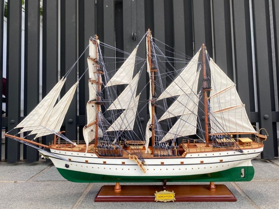 Mô Hình Thuyền Buồm Gỗ Hải Quân Gorch Fock (Sơn Màu) Hàng Xuất Khẩu | Gỗ Căm Xe | Thân 90cm MNV-TB51