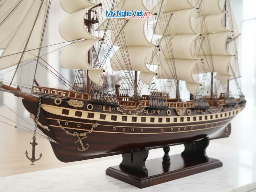Mô hình thuyền buồm phong thủy France II gỗ đen (thân 1m5) MNV-TB18