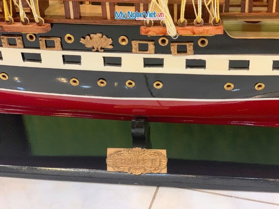 Mô hình thuyền buồm France II gỗ sơn đỏ (thân 80cm) MNV-TB024-80S