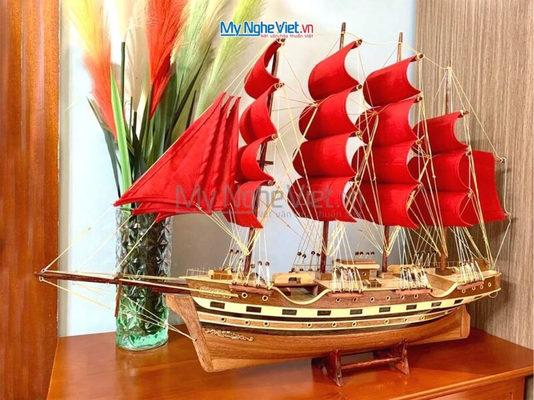 Mô hình thuyền buồm phong thủy France 2 thân 60cm buồm đỏ MNV-TB03-1