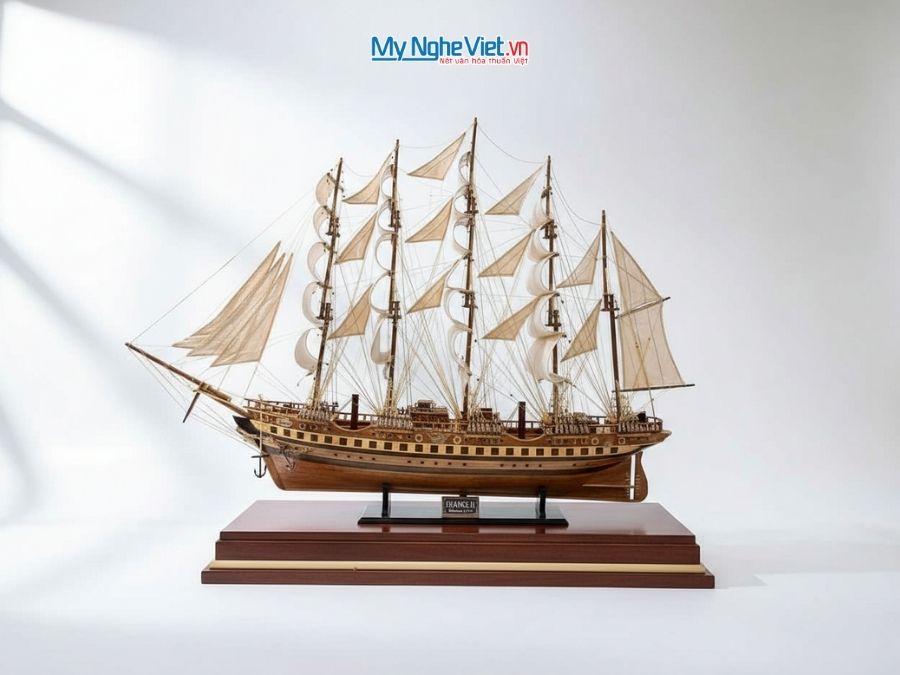 Mô hình thuyền buồm phong thủy France II gỗ tự nhiên (thân 80Cm) MNV-TB02