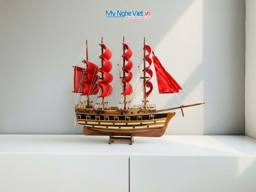 Mô hình thuyền chiến cổ Jylland (thân 40cm) buồm đỏ MNV-TB27-3