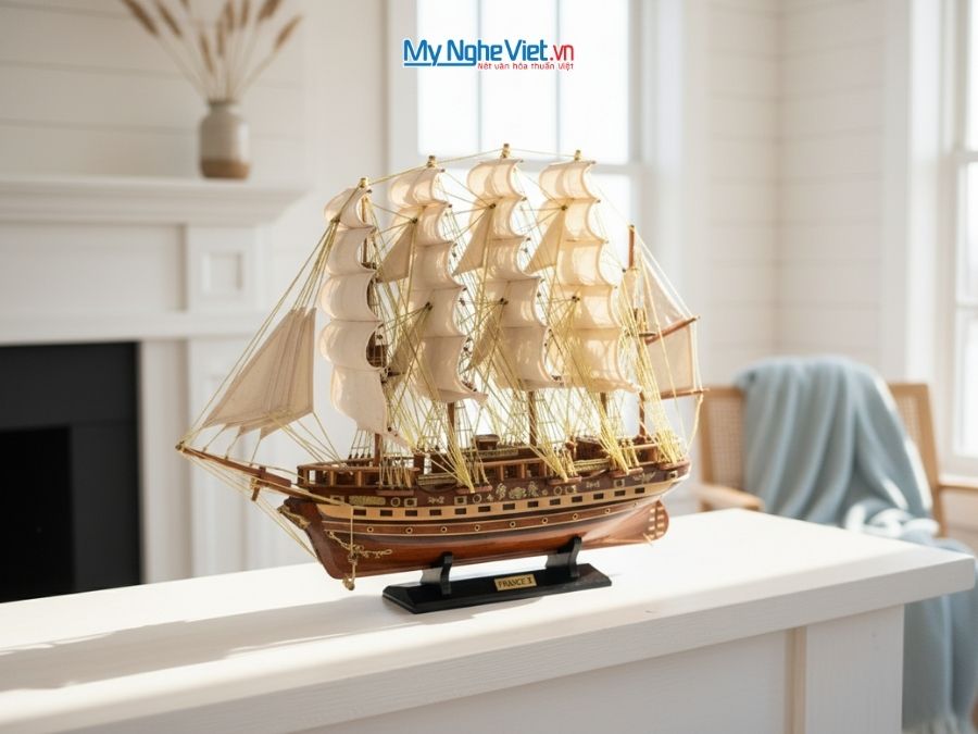 Mô hình thuyền buồm phong thủy France II gỗ tự nhiên (Thân 60cm) MNV-TB03/HX