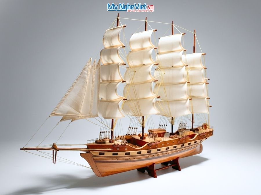Mô hình thuyền buồm phong thủy France II gỗ tự nhiên (Thân 80cm) MNV-TB02-1