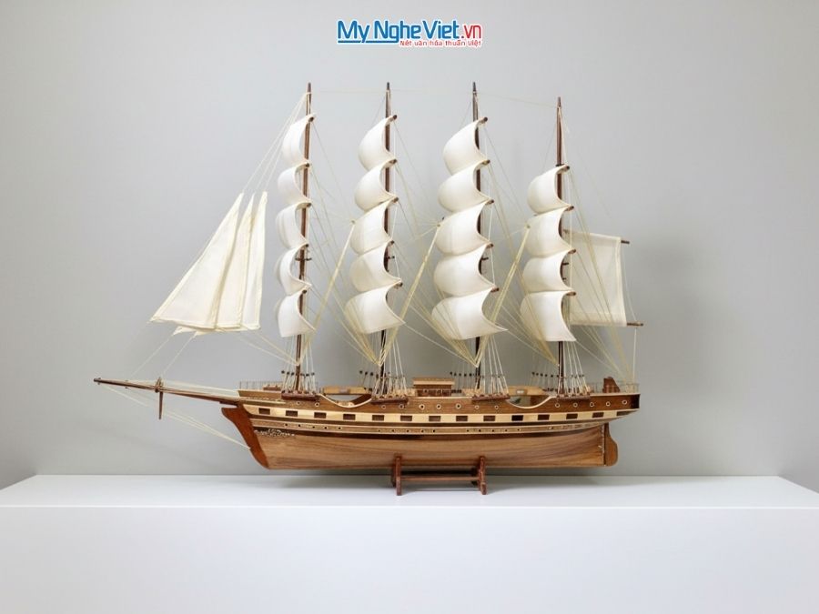 Mô hình thuyền buồm phong thủy France II gỗ tự nhiên (Thân 80cm) MNV-TB02-1