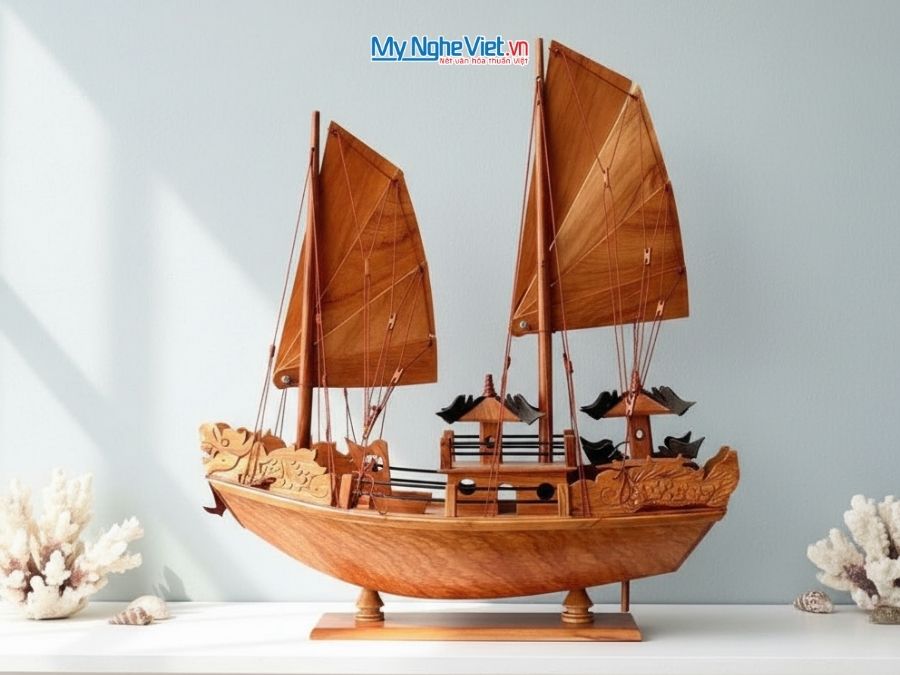 Thuyền Rồng Vịnh Hạ Long gỗ hương 40cm MNV-TB16/GH