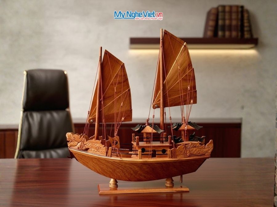 Thuyền Rồng Vịnh Hạ Long gỗ hương 40cm MNV-TB16/GH