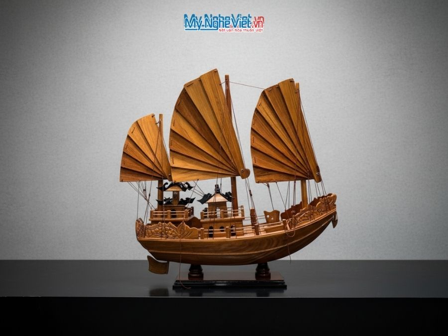 Mô Hình Thuyền Rồng (Thân 60cm) gỗ hương MNV-TB16/60GH - Mô hình thuyền trang trí