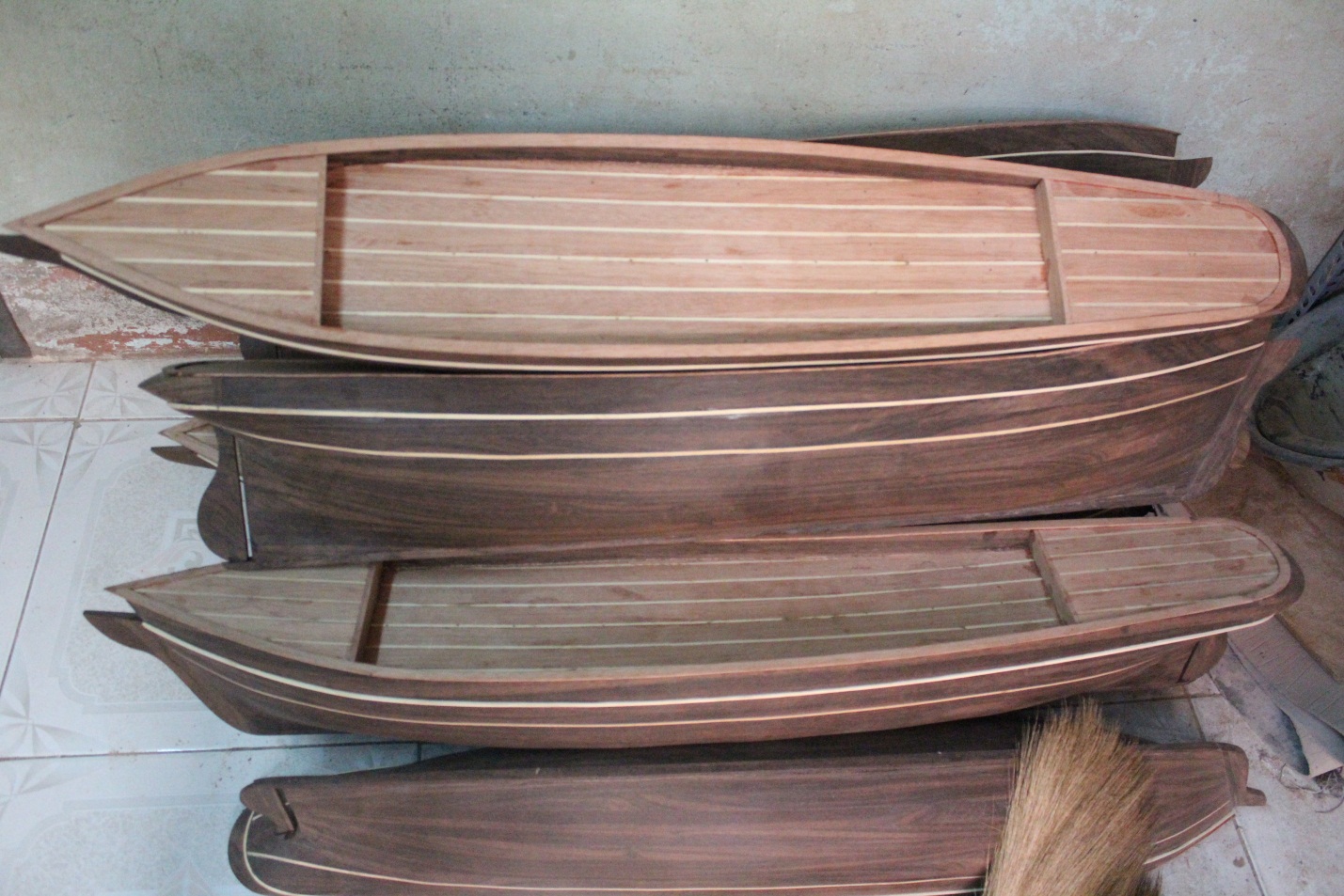 Mô hình gỗ thuyền buồm thương gia bốn buồm  Mô hình liti