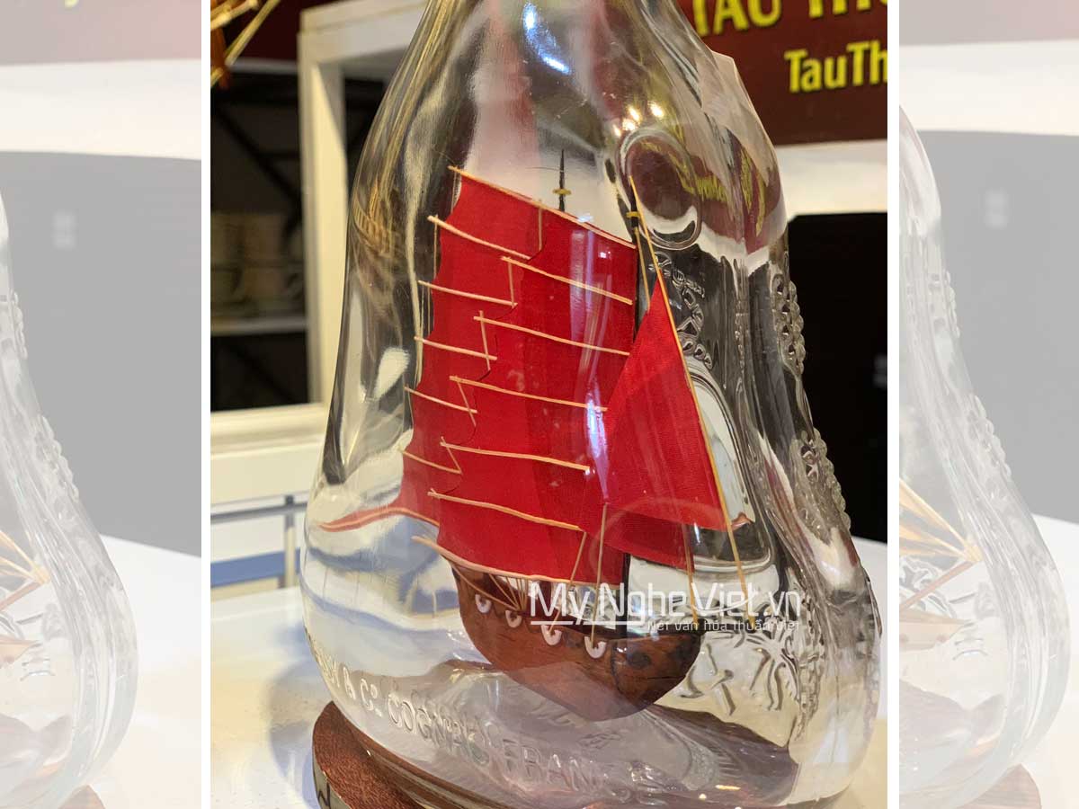 Thuyền Chai XO Hennessy Đứng Đỏ 1L MNV- MHC10