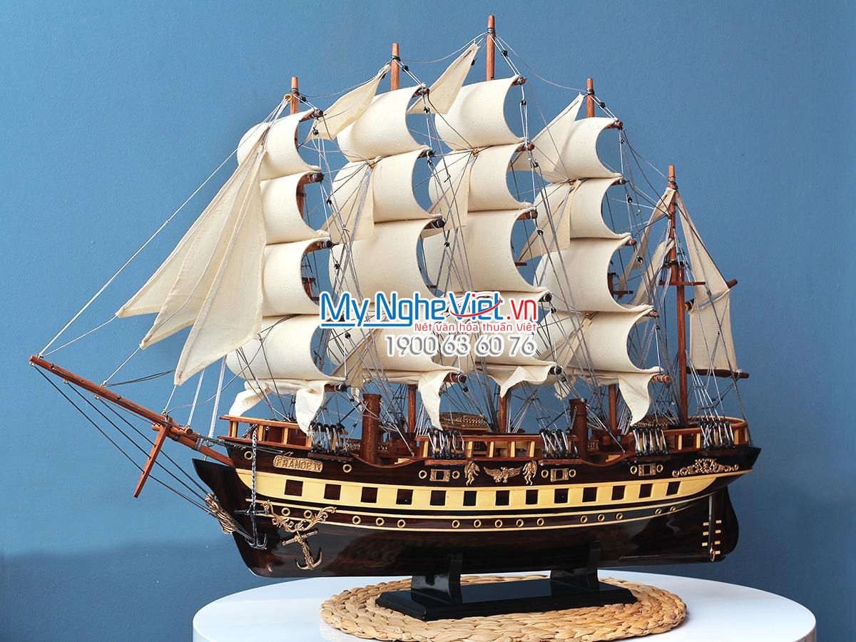 Mô hình thuyền buồm phong thủy FRANCE II gỗ đen (thân 60cm) MNV-TB03/1