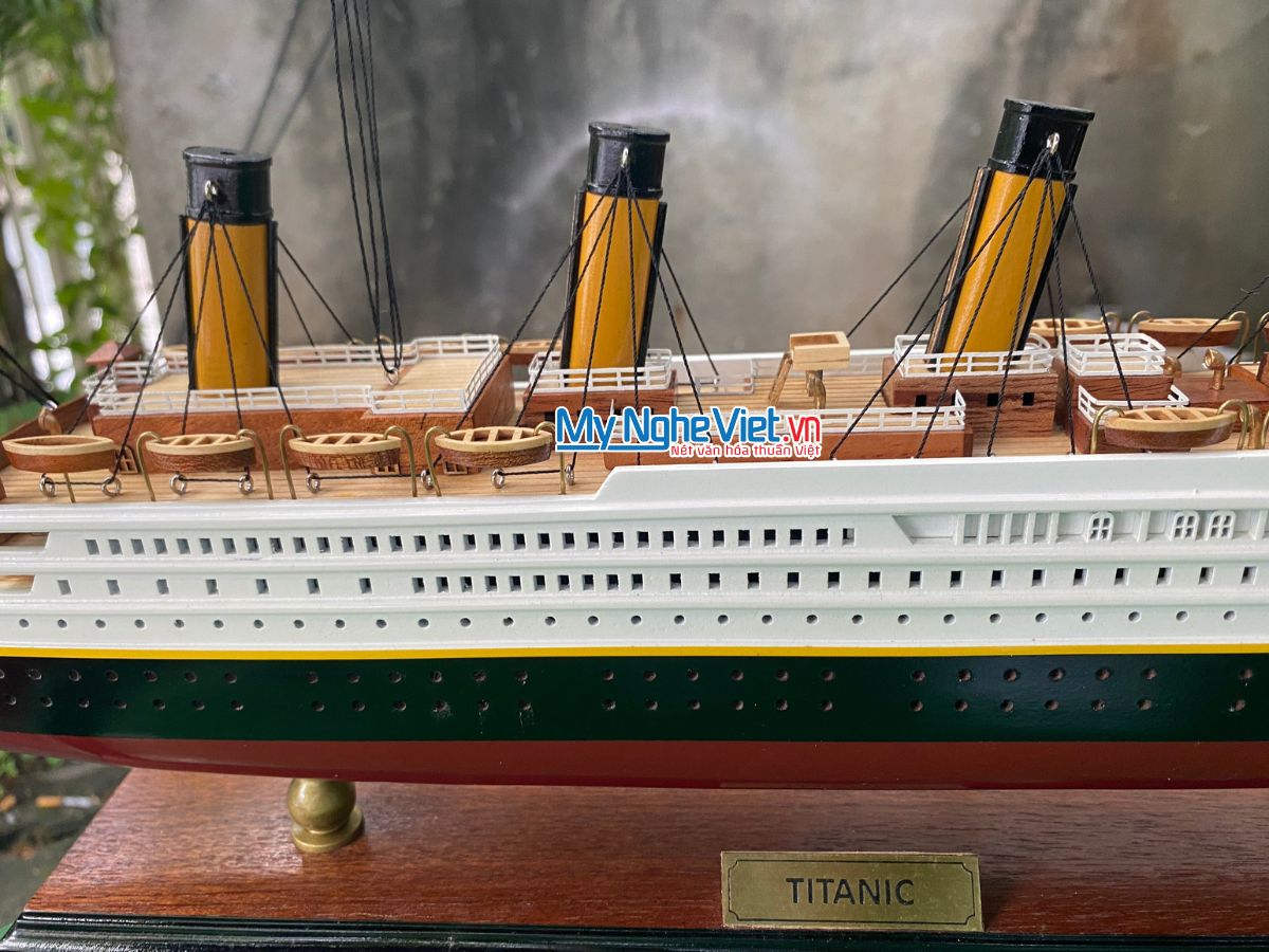 Mô hình du thuyền Titanic cao cấp  MNV-TTN05