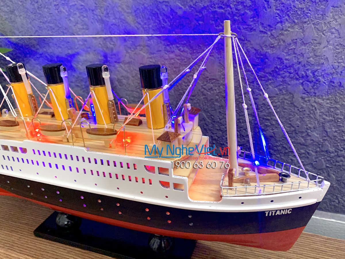 Tàu mô hình du thuyền Titanic đèn (thân 80cm) MNV-TB11D-80