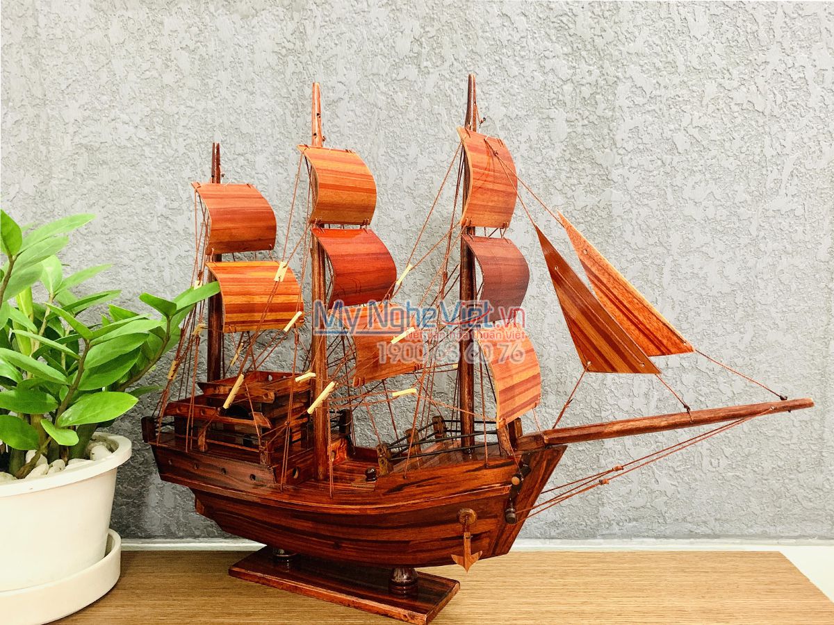 Mô hình thuyền buồm gỗ 
