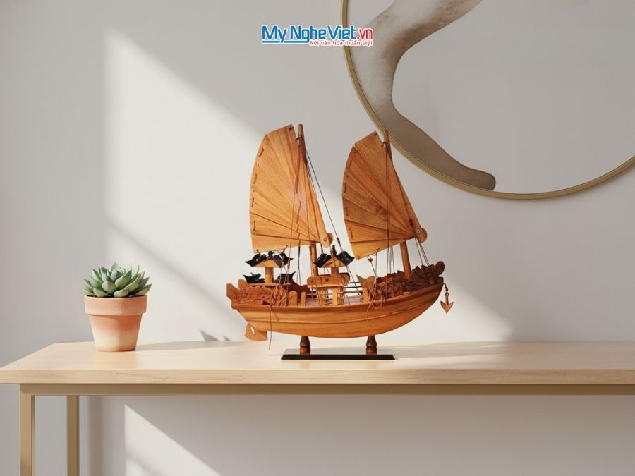 Thuyền Rồng Vịnh Hạ Long gỗ tràm (thân 40cm) MNV-TB16/GT - Mô hình thuyền trang trí